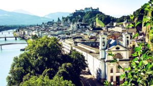 Bild: Blick auf die Altstadt Salzburg mit Hohenfestung